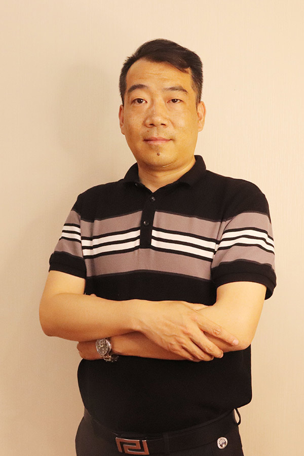 镇坪冯少坤 本科学历,毕业于陕西师范大学
