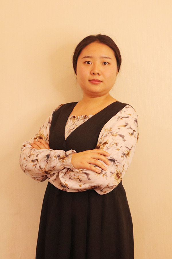 镇坪何爱玲 本科学历，优秀班主任