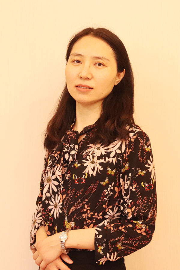 镇坪王晓娜 研究生学历,毕业于华南师范大学